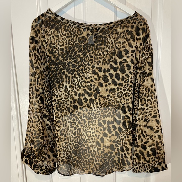 Joseph Ribkoff | Long Sleeve Sheer Chiffon Cropped High Low Leopard Sparkle Top - Picture 5 of 8